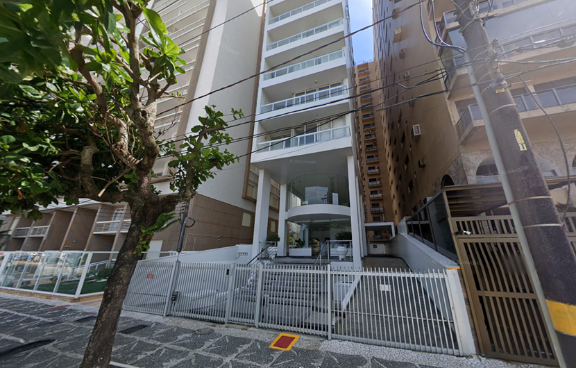 APARTAMENTO DE 164 M² NO COND. ED. UMUARAMA EM FRENTE A ORLA DA PRAIA DAS PITANGUEIRAS NO GUARUJÁ/SP