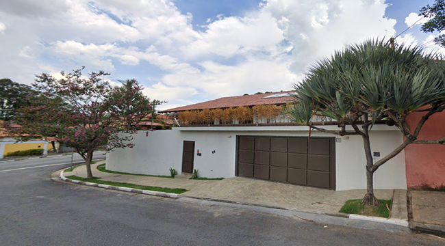 CASA COM 194 M² SOBRE TERRENO DE 476 M² EM OSASCO/SP