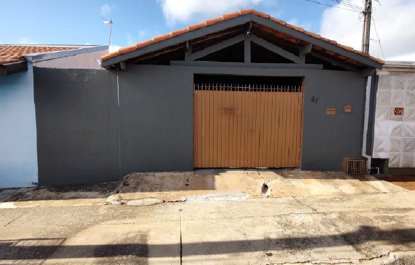CASA COM 3 DORMITÓRIOS SOBRE TERRENO COM 160M² EM ITAPETININGA/SP