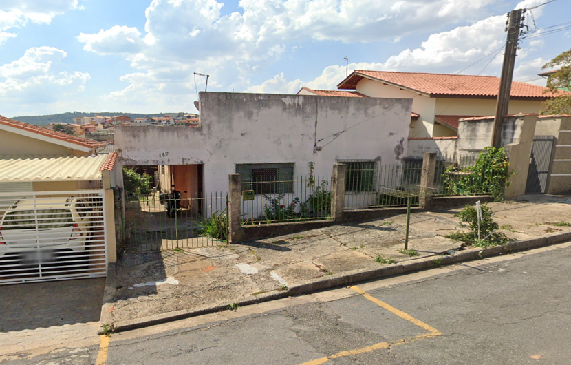 CASA COM 130,88 M² CONSTRUÍDO SOBRE TERRENO DE 250 M² EM SÃO ROQUE/SP