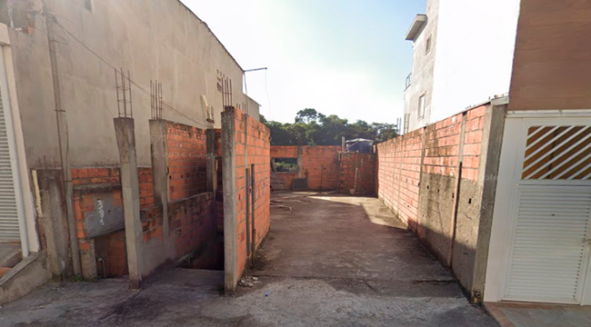 2 CASAS CONSTRUÍDAS SOBRE TERRENO DE 195,62 M² EM BARUERI/SP